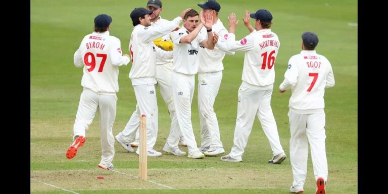 Read more about the article Glamorgan Score 592 in a record tie with Gloucestershire